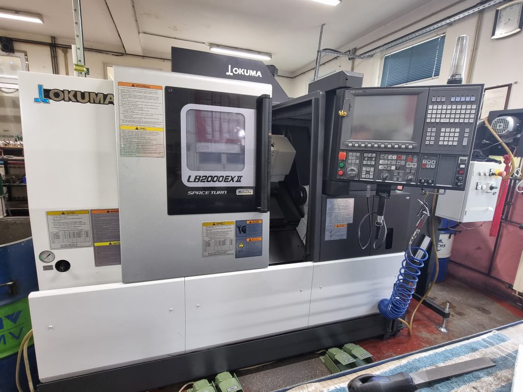 CNC tokarski stroj OKUMA LB2000 EXII MY C500 (osi: X, Y, Z, C)